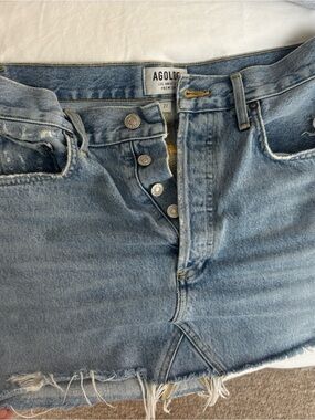 AGOLDE Light Wash Denim Skirt with Distressed Hem 27